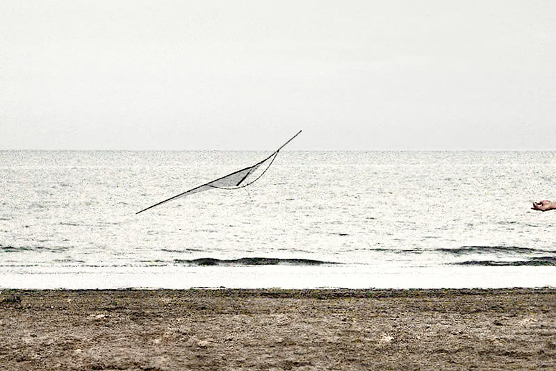 Zero-wind-kite at the sea.