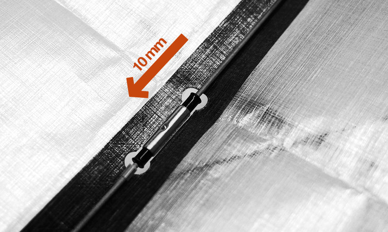 Aufbau des Drachens Schritt 1: Verbinden der Karbon-Spreizen-Teile.