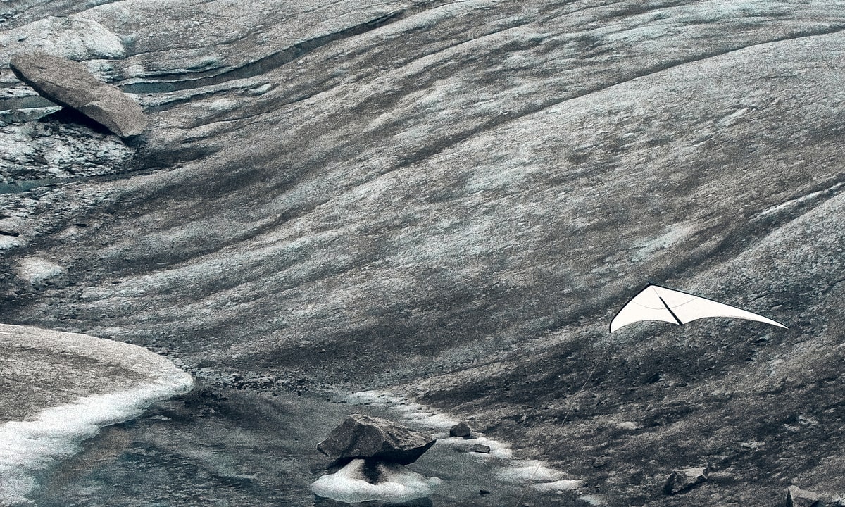 A white kite in the glacier.